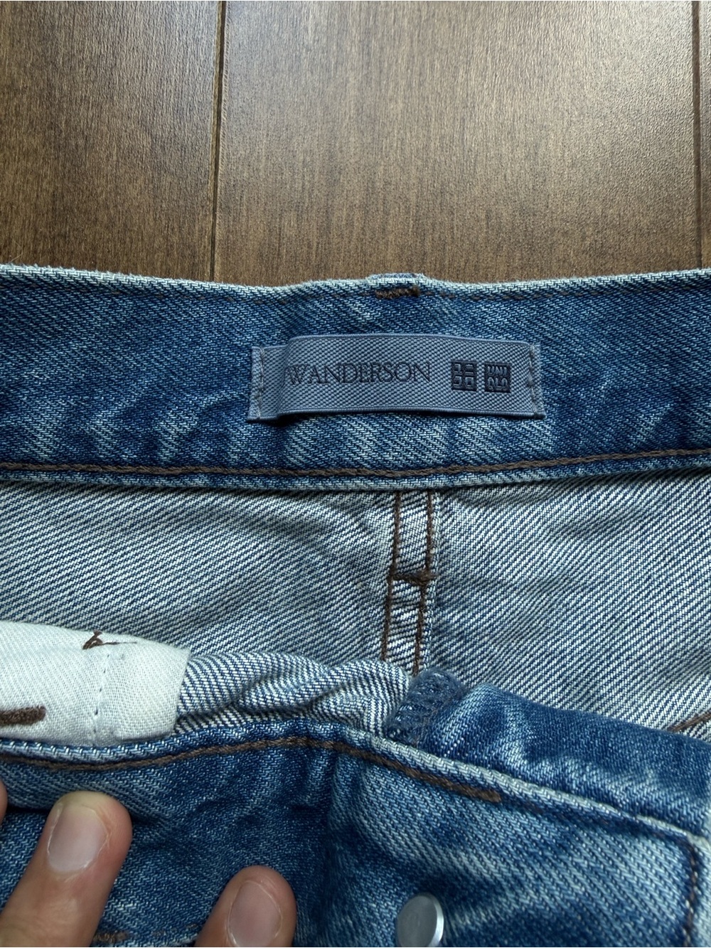 UNIQLO x JWA - Straight Leg Jeans in size 24 x 31 - Picture 3 of 7